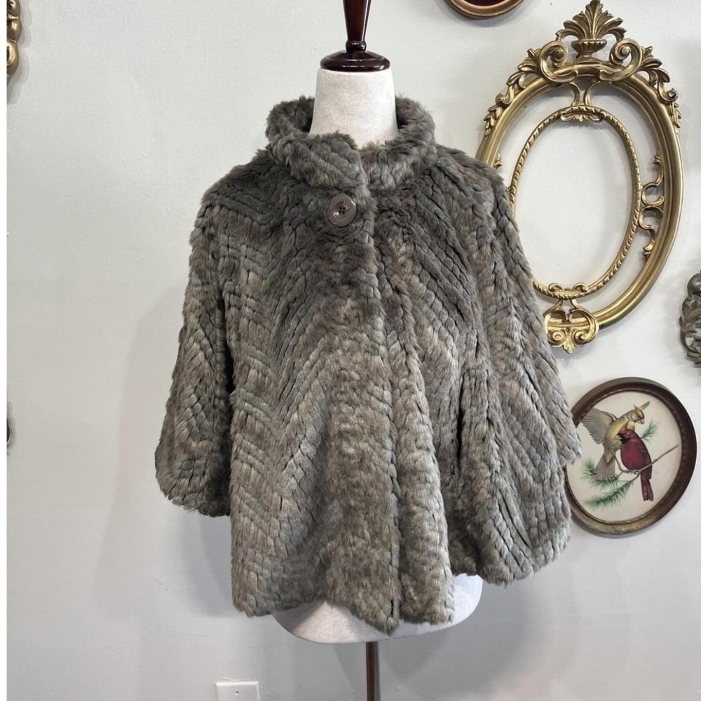 Sisters Outerwear Vintage Aesthetic Taupe Chevron Faux Fur Capelet XL